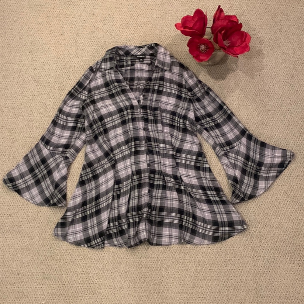 🌹Torrid - EUC Fit & Flare Brushed Rayon Acrylic Top - Black & White Button Down